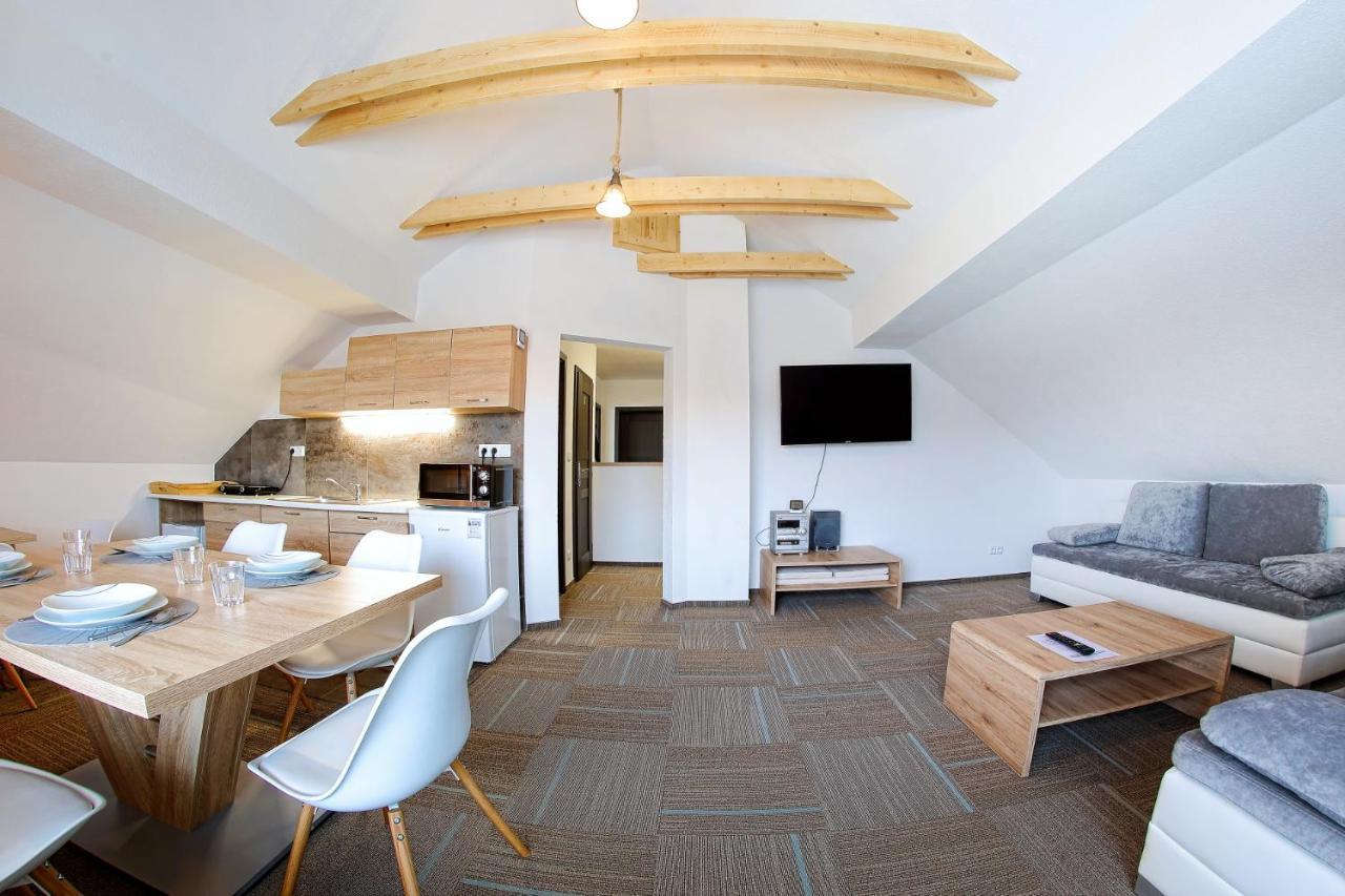 Apartmany Za Rohom Liptovský Mikuláš Esterno foto